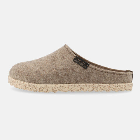 Haflinger Filzclog Manhattan in Beige (Torf) aus FIlz mit Lederfußbett und Kautschuksohle Seitenansicht