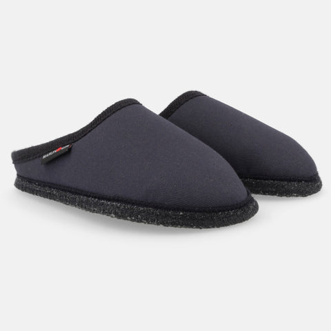 Haflinger Pantoffel Cotty in Blau (Ocean) aus Baumwolle mit Filzsohle Seitenansicht