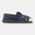 Haflinger Slipper Pinguin in Blau (Jeans) aus reiner Schurwolle mit Filzsohle Seitenansicht
