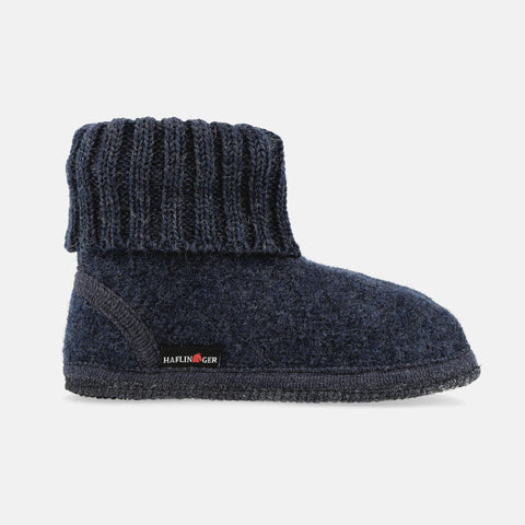 Haflinger Hüttenschuh Karl in Blau (Kapitän) aus reiner Schurwolle mit Latex beschichteter Filzsohle Seitenansicht