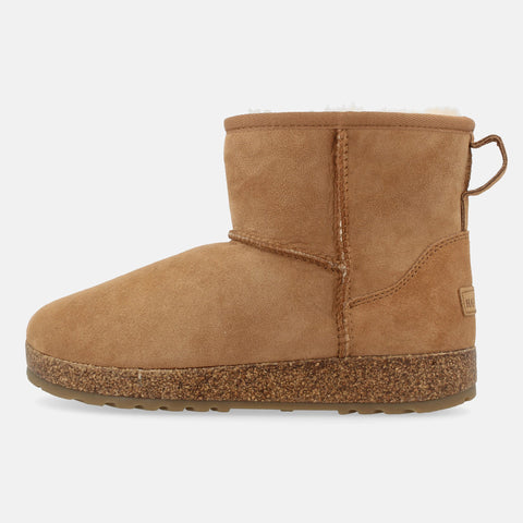 Haflinger Lammfellboots Aino in Braun (Chestnut) aus Lammfell mit Gummisohlen geeignet für drinnen und draußen Seitenansicht