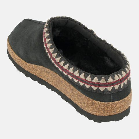 Haflinger Lammfellclog Lakota in Schwarz aus Lammfell mit stylischer Borte und EVA-Sohlen Seitenansicht
