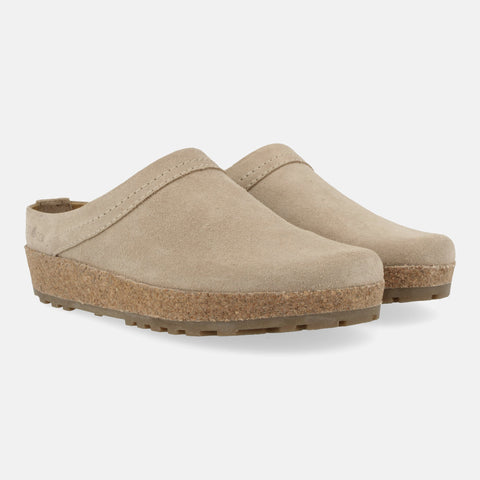 Haflinger Lederclog Malmö in Grau (Cappuccino) aus Leder mit weichem Fußbett perfekt für drinnen und draußen Seitenansicht