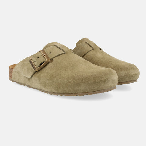 Haflinger Clog Porto in Grün (Oliv) aus Leder mit Korkfußbett und verstellbarer Schnalle Seitenansicht