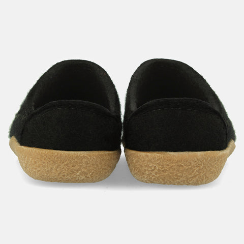 Haflinger Filzpantoffel Credo in Schwarz aus FIlz mit Weichbettung Hinteransicht
