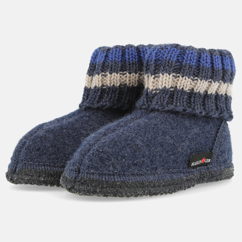 Haflinger Hüttenschuh Paul in Blau (Jeans) aus reiner Schurwolle mit Latex beschichteter Filzsohle Seitenansicht