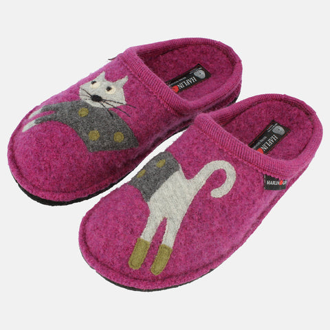 Haflinger Pantoffel Cucho in Rosa (Maulbeere) aus reiner Schurwolle  mit Katzenapplikation und Filzsohle Seitenansicht