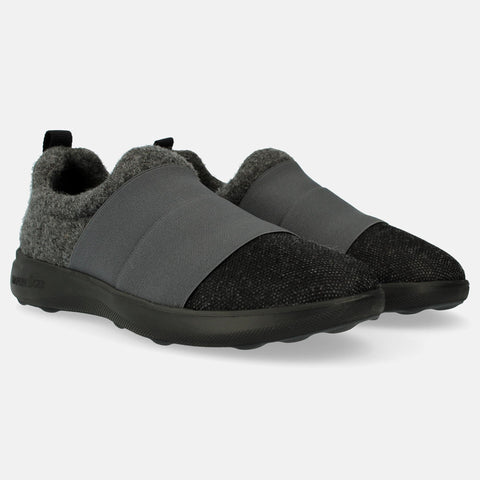 Haflinger Wool Sneaker Jump in Grau (Anthrazit) aus Filz mit elastischen Bändern und Gummisohle Seitenansicht