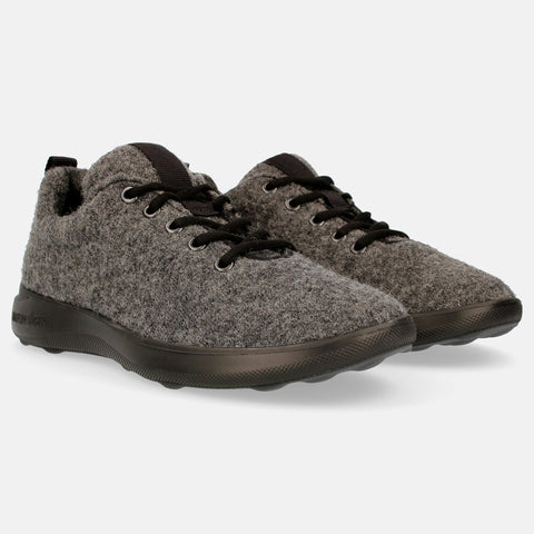 Haflinger Wool Sneaker Every Day in Grau (Anthrazit) aus Filz mit Schnürbändern und Gummisohle Seitenansicht