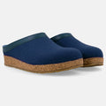 Haflinger Clog Torben in Blau (Kaskade) aus Filz mit Lederband und Korkfußbett Seitenansicht