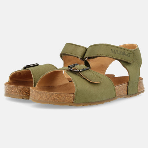 Haflinger Kindersandale Max in Grün (Khaki) aus Leder mit Schnalle, Klettverschluss und Korkfußbett Seitenansicht