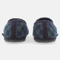 Haflinger Slipper Loafer in Blau (Ocean) aus Walkstoff im Schachfeldmuster mit Filzsohle Hinteransicht