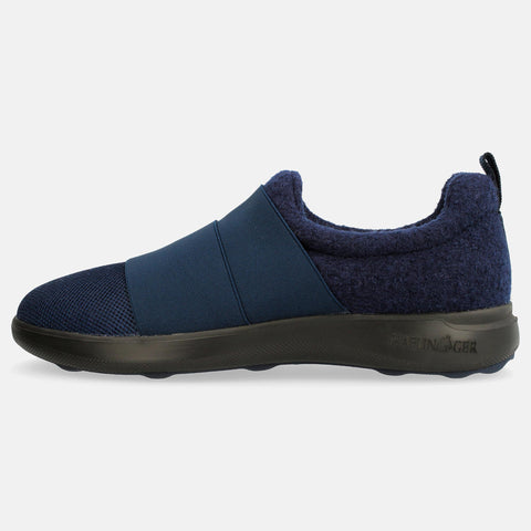 Haflinger Wool Sneaker Jump in Blau (Ocean) aus Filz mit elastischen Bändern und Gummisohle Seitenansicht